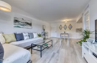 Photo #6: 6355422 Listing