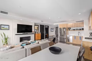 Photo #6: 6355560 Listing