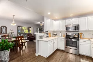 Photo #6: 6356067 Listing