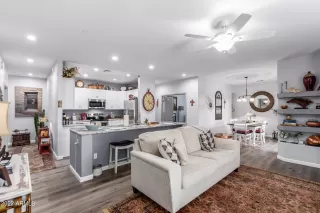 Photo #3: 6356258 Listing