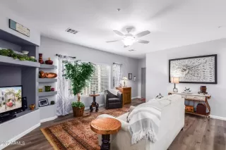 Photo #5: 6356258 Listing