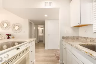 Photo #5: 6356319 Listing