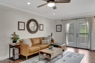 Photo #2: 6356487 Listing