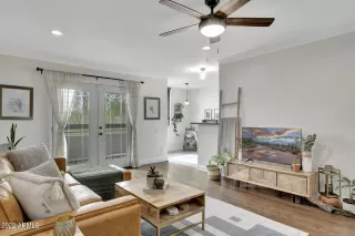 Photo #4: 6356487 Listing