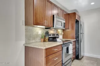 Photo #6: 6356487 Listing