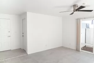 Photo #5: 6356600 Listing