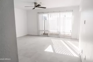 Photo #6: 6356600 Listing