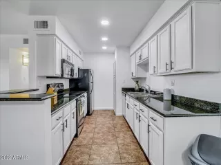 Photo #4: 6356650 Listing