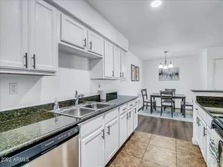 Photo #5: 6356650 Listing