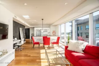 Photo #4: 6356689 Listing