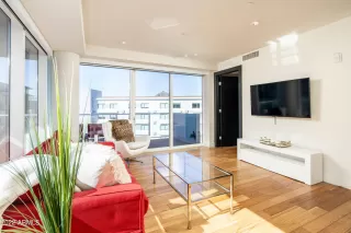 Photo #5: 6356689 Listing