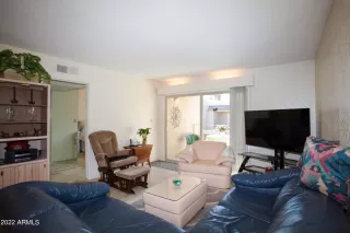 Photo #5: 6356924 Listing