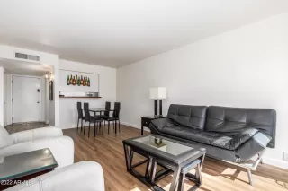 Photo #3: 6357559 Listing