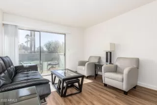 Photo #4: 6357559 Listing