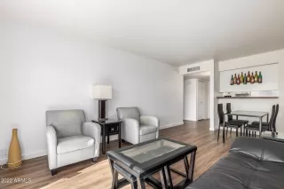 Photo #5: 6357559 Listing