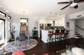 Photo #4: 6358342 Listing