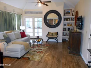 Photo #2: 6358503 Listing