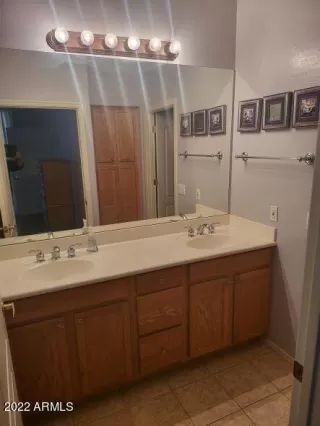 Photo #5: 6358506 Listing