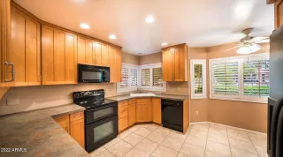 Photo #5: 6358681 Listing