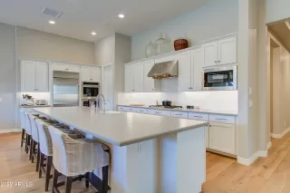 Photo #2: 6358749 Listing