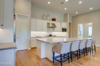 Photo #4: 6358749 Listing