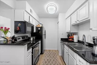 Photo #4: 6358966 Listing