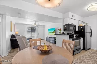 Photo #5: 6358966 Listing