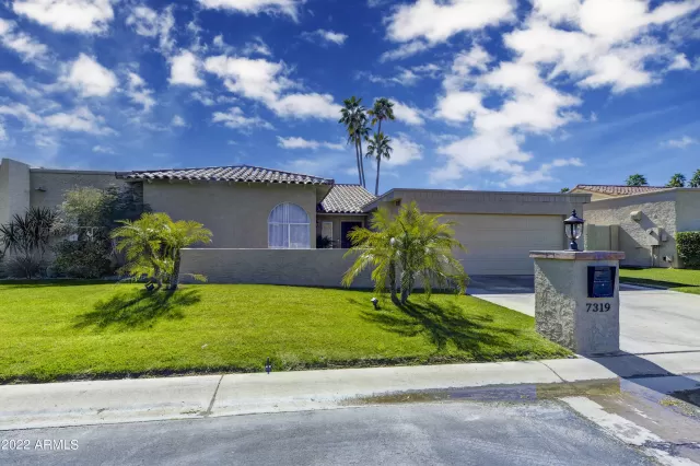 MLS: 6359128 Condo For Sale