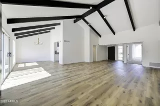 Photo #2: 6359128 Listing
