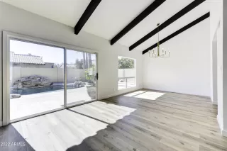 Photo #4: 6359128 Listing