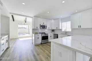 Photo #5: 6359128 Listing