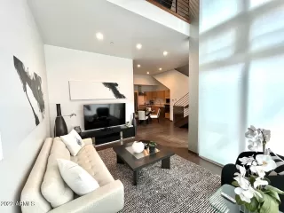 Photo #5: 6359390 Listing 