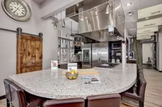 Photo #5: 6359464 Listing