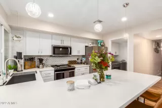 Photo #3: 6360196 Listing 