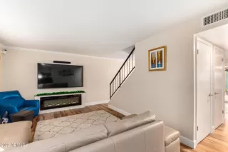 Photo #6: 6360196 Listing 