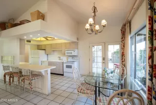 Photo #6: 6360635 Listing 