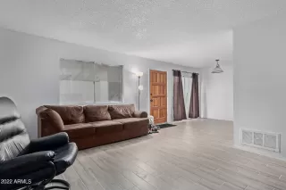 Photo #4: 6360651 Listing