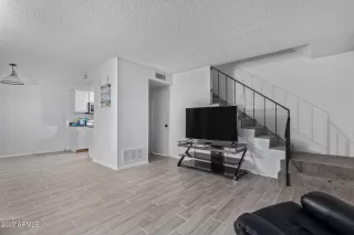 Photo #6: 6360651 Listing