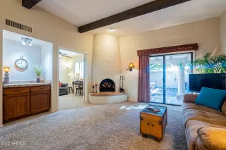 Photo #5: 6360792 Listing