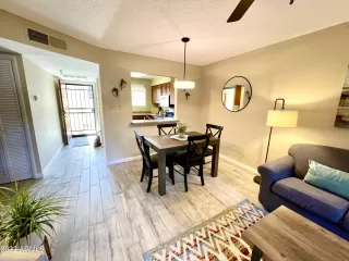 Photo #3: 6361066 Listing 