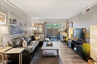 Photo #3: 6361074 Listing