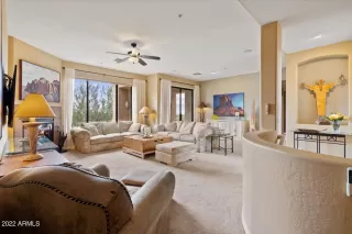 Photo #6: 6361327 Listing