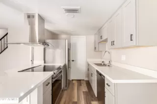 Photo #5: 6361548 Listing 