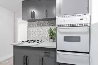 Photo #3: 6361763 Listing