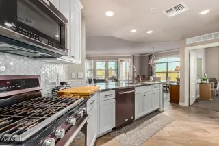 Photo #4: 6361850 Listing