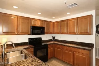 Photo #5: 6361878 Listing 