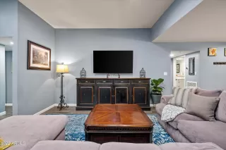 Photo #6: 6362028 Listing