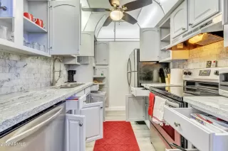 Photo #4: 6362072 Listing