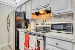 Photo #5: 6362072 Listing