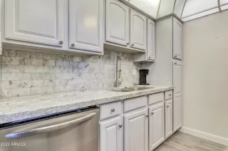 Photo #6: 6362072 Listing